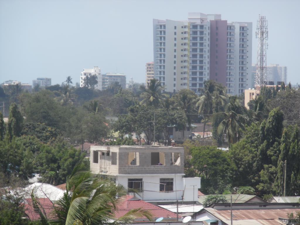 Hotel De Mag Dar es Salaam Esterno foto