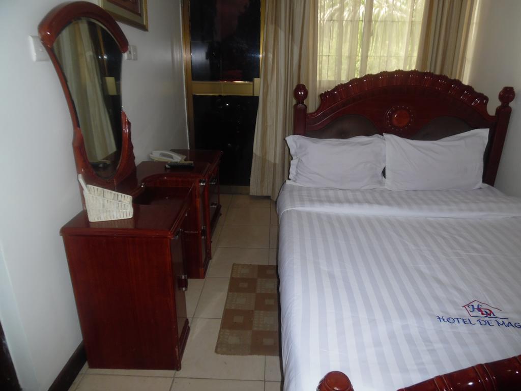 Hotel De Mag Dar es Salaam Esterno foto