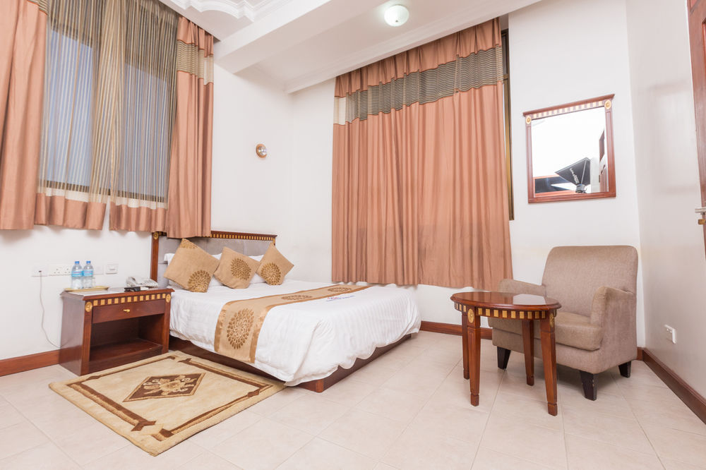 Hotel De Mag Dar es Salaam Esterno foto