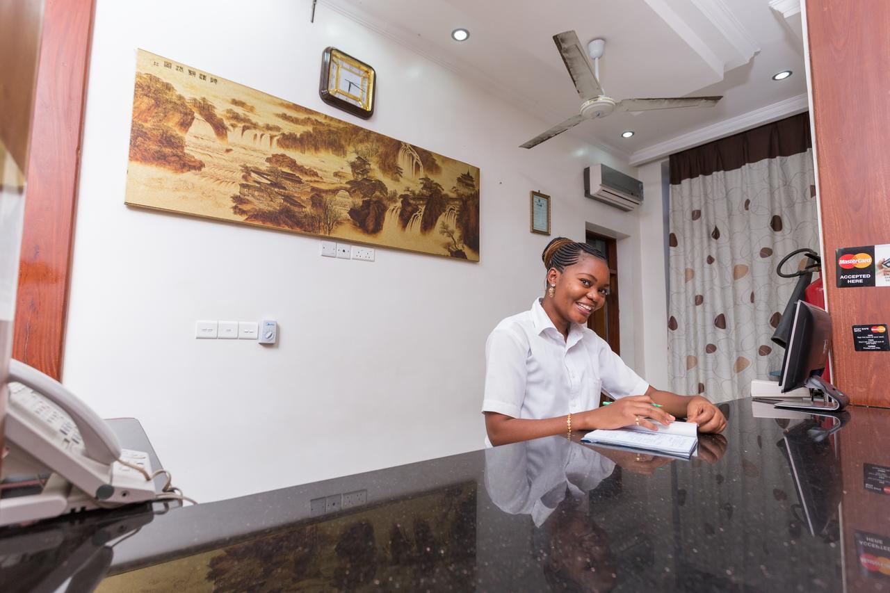Hotel De Mag Dar es Salaam Esterno foto