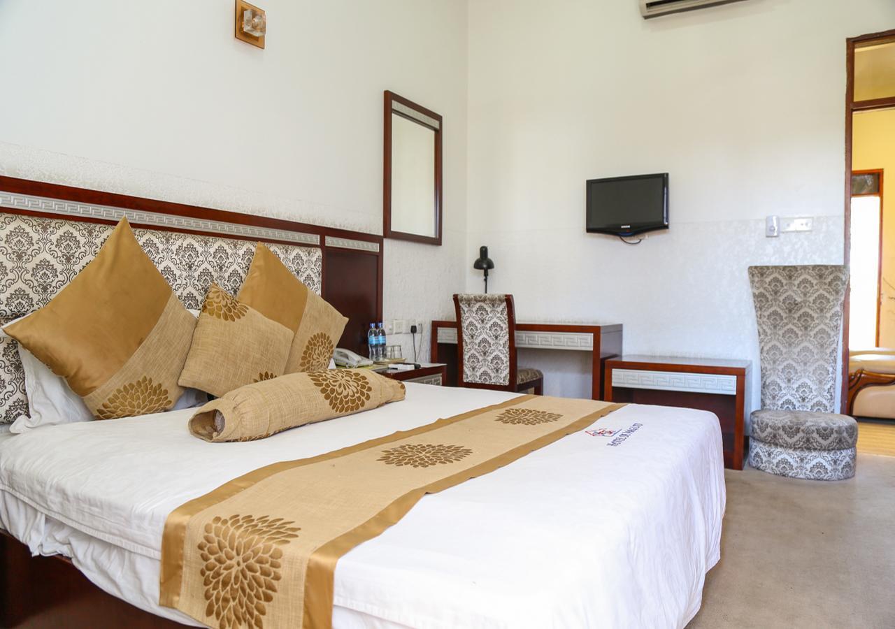 Hotel De Mag Dar es Salaam Esterno foto