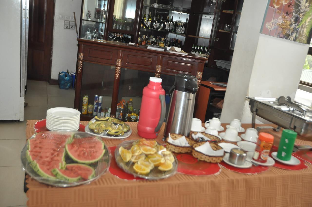 Hotel De Mag Dar es Salaam Esterno foto