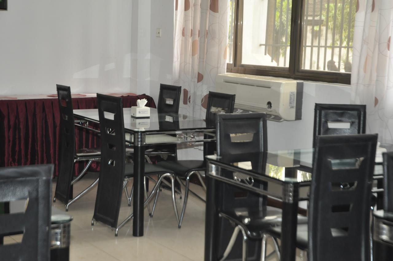 Hotel De Mag Dar es Salaam Esterno foto