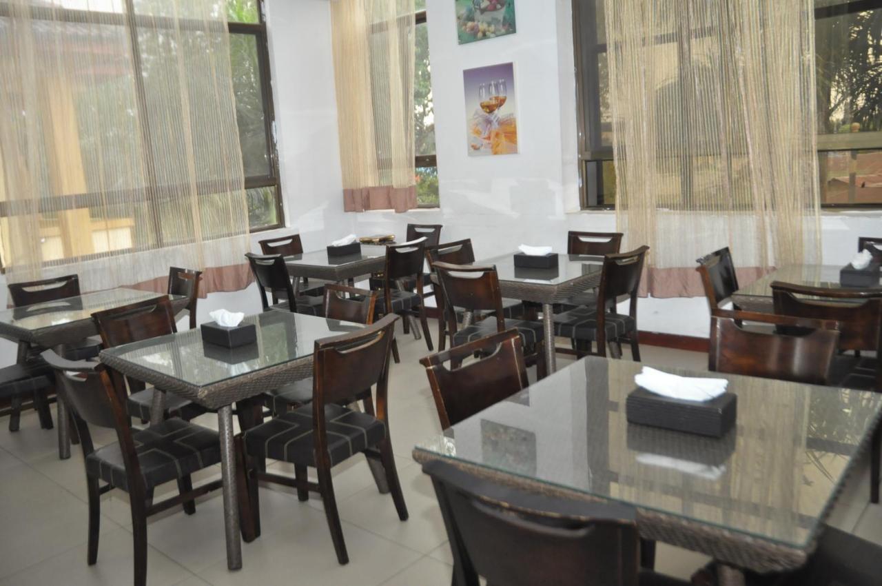 Hotel De Mag Dar es Salaam Esterno foto